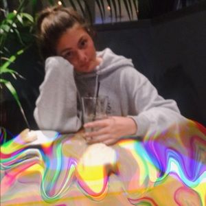 Meet your Posher, Mia